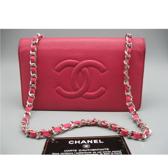 CHANEL Handbags - Chanel Fuchsia Leather Crossbody Bag